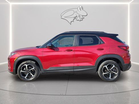 Used 2021 Chevrolet TrailBlazer RS w/ Technology Package image 2