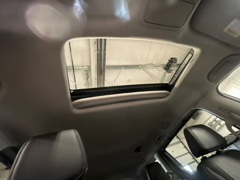 Used 2025 Honda Odyssey EX-L image 18