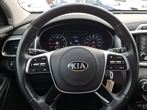 Used 2019 Kia Sorento LX w/ LX Convenience Package image 19