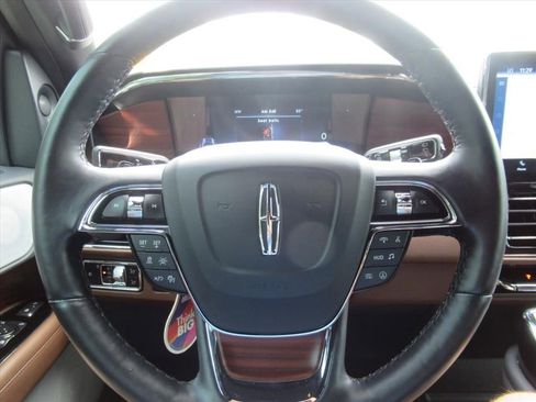 Used 2024 Lincoln Navigator L Reserve AWD/4WD image 23
