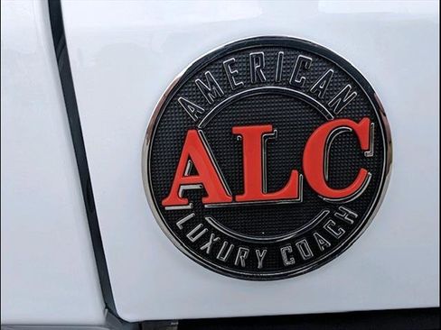 Used 2024 GMC Sierra 1500 AT4 w/ Technology Package image 7