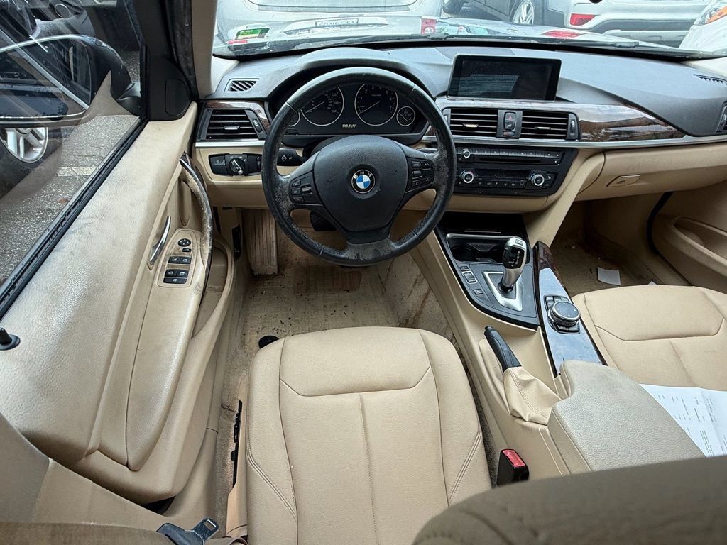 Used 2015 BMW 320i Sedan RWD image 9