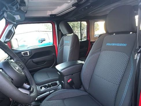 Used 2025 Jeep Wrangler Unlimited Rubicon 4xe w/ Convenience Group image 30