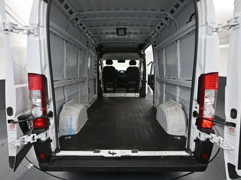 Used 2023 RAM ProMaster 2500 FWD image 32