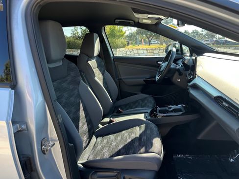 Used 2022 Volkswagen ID.4 Pro image 10