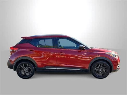 Used 2020 Nissan Kicks SR w/ SR Premium Package image 9
