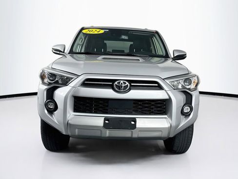 Used 2024 Toyota 4Runner TRD Off-Road Premium AWD/4WD image 2
