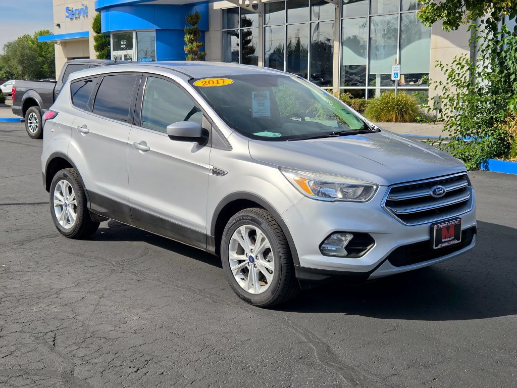 Used 2017 Ford Escape SE AWD/4WD image 1
