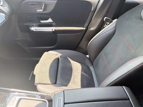 Used 2025 Mercedes-Benz GLB 250 image 16