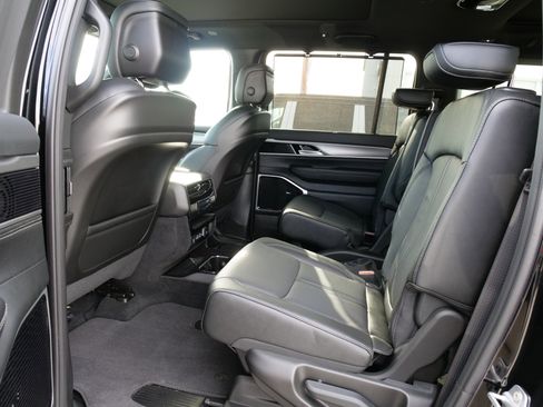 New 2026 Jeep Grand Wagoneer Limited image 14