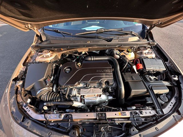 Used 2018 Chevrolet Malibu LT FWD image 17