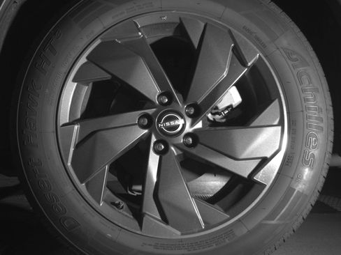 Used 2025 Nissan Rogue SV FWD image 14