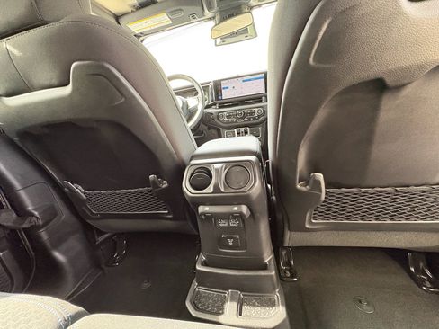 Used 2025 Jeep Wrangler Unlimited Rubicon 4xe w/ Safety Group AWD/4WD image 26