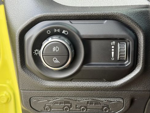 Used 2024 Jeep Gladiator Sport AWD/4WD image 26