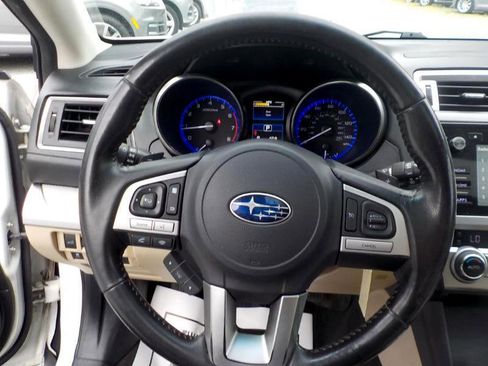 Used 2016 Subaru Outback 2.5i Premium image 11