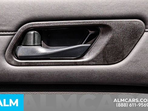 Used 2025 Nissan Pathfinder SV image 56