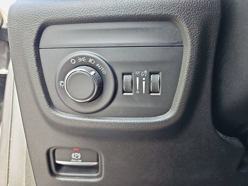 Used 2023 Jeep Grand Cherokee Altitude AWD/4WD image 26