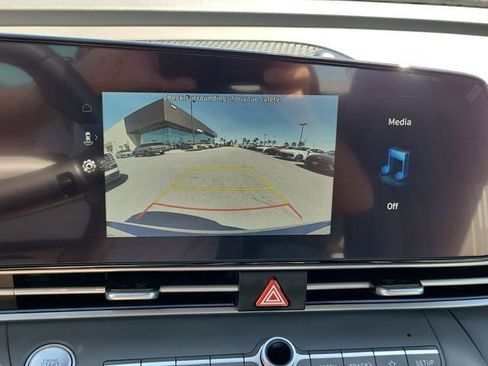 Certified 2025 Hyundai Elantra SEL FWD image 12