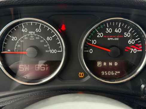 Used 2015 Jeep Wrangler Unlimited Rubicon AWD/4WD image 20