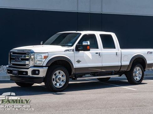 Used 2016 Ford F250 Lariat w/ Lariat Ultimate Package AWD/4WD image 2
