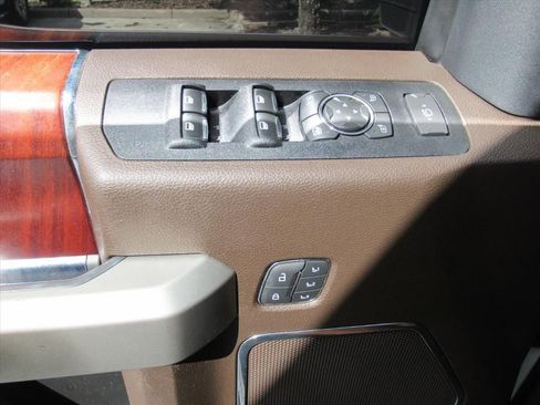 Used 2022 Ford F250 King Ranch w/ King Ranch Ultimate Package AWD/4WD image 21