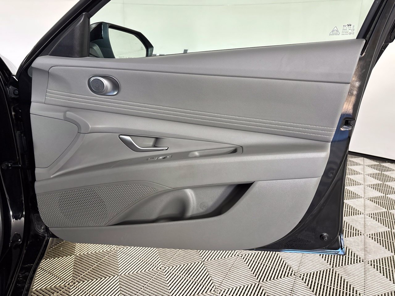 Used 2025 Hyundai Elantra Sport FWD image 28