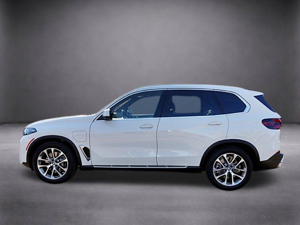 Used 2025 BMW X5 xDrive50e AWD/4WD image 9