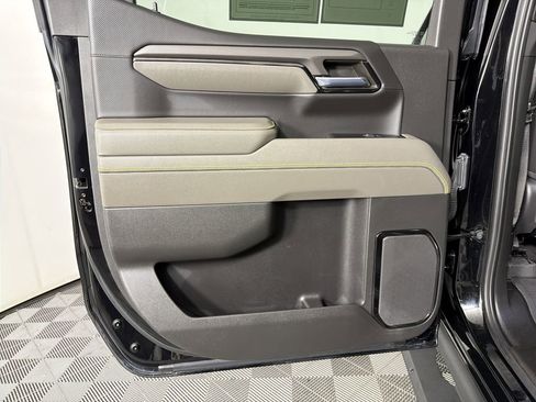 Used 2023 Chevrolet Silverado 1500 ZR2 w/ Technology Package image 20