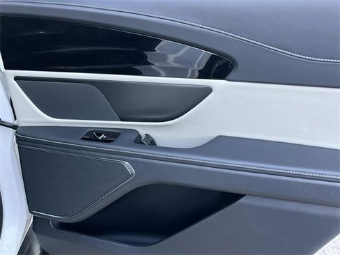 Used 2024 Lincoln Nautilus Reserve image 22