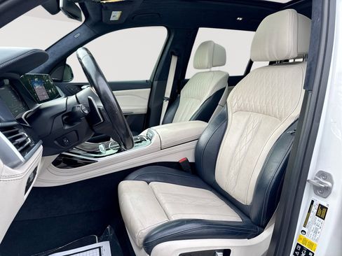 Used 2021 BMW X7 M50i AWD/4WD image 13