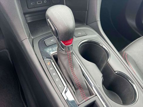 Used 2024 Chevrolet Equinox RS w/ RS Leather Package image 28