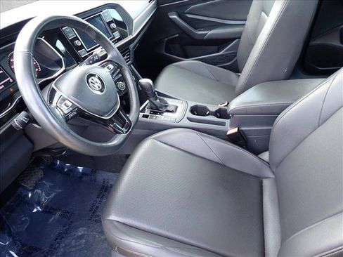 Used 2020 Volkswagen Jetta SE w/ SE Cold Weather Package FWD image 7