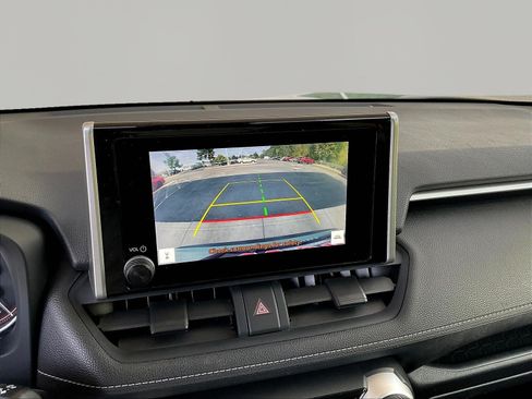 Used 2023 Toyota RAV4 XLE FWD image 14