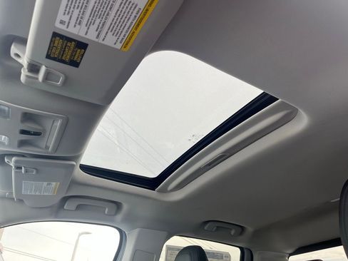 New 2025 Ford Maverick Lariat w/ Black Appearance Package image 4