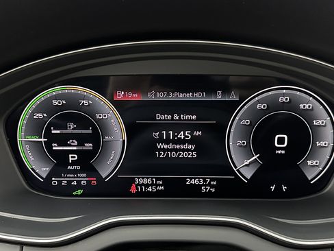 Used 2022 Audi Q5 e Premium Plus w/ Premium Plus Package image 16