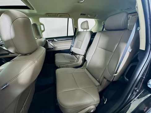 Used 2020 Lexus GX 460 Premium image 26