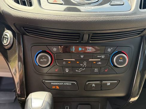 Used 2017 Ford Escape Titanium AWD/4WD image 38