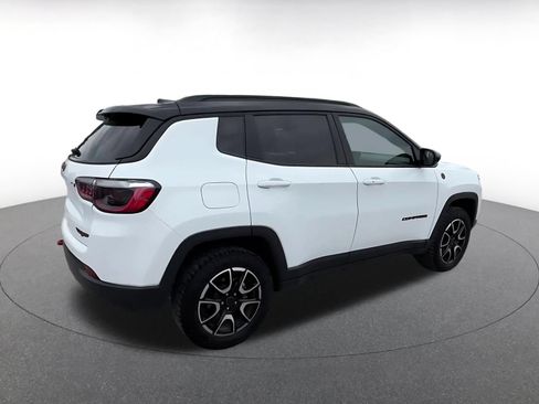 Used 2025 Jeep Compass Trailhawk AWD/4WD image 15