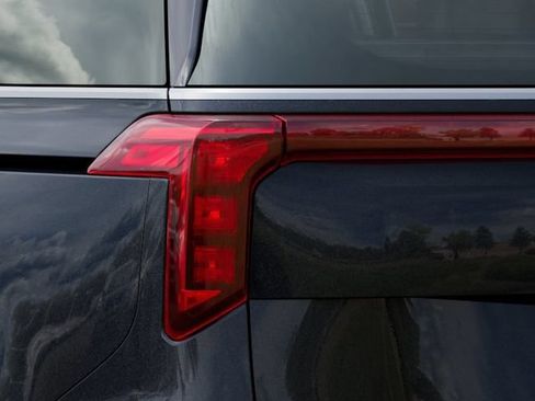 Certified 2026 Kia Carnival SX FWD image 11
