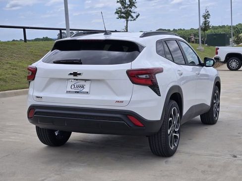 New 2026 Chevrolet Trax RS w/ Driver Confidence Package FWD image 5