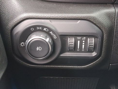 Used 2021 Jeep Wrangler Unlimited Sahara AWD/4WD image 24