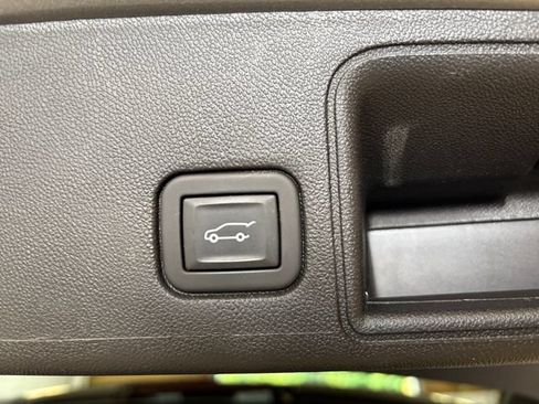 Used 2024 GMC Terrain SLE w/ Driver Convenience Package AWD/4WD image 25