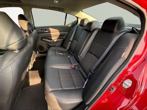 Used 2023 Nissan Altima 2.5 SR w/ SR Premium Package image 16