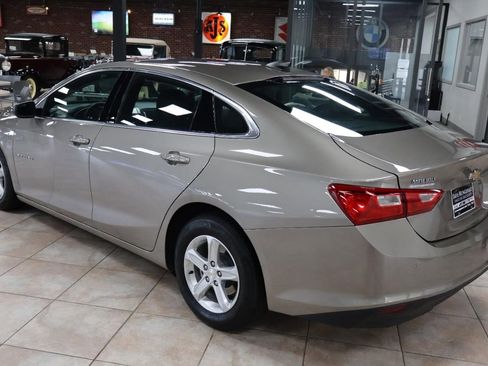 Used 2025 Chevrolet Malibu LS image 3
