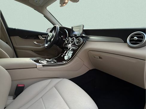 Used 2017 Mercedes-Benz GLC 300 image 18