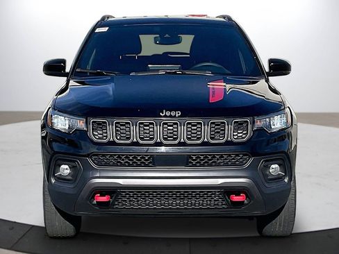 Used 2024 Jeep Compass Trailhawk image 3