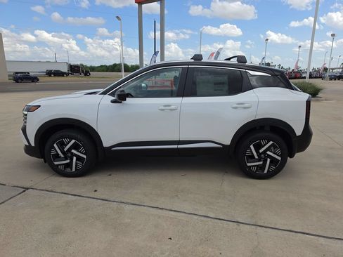 New 2026 Nissan Kicks SV w/ Cold Weather Package FWD image 4
