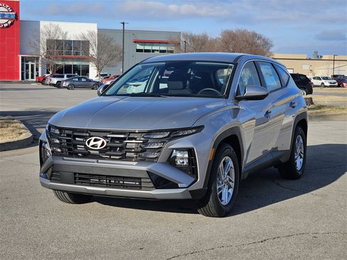 New 2026 Hyundai Tucson SE image 3