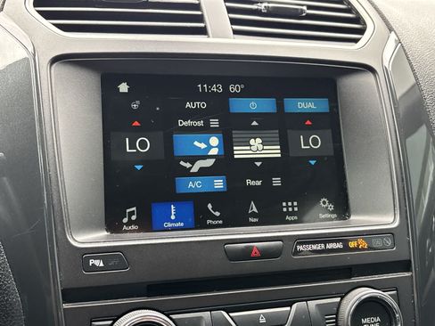 Used 2018 Ford Explorer XLT w/ Equipment Group 202A AWD/4WD image 15