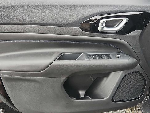 New 2026 Jeep Compass Limited image 8